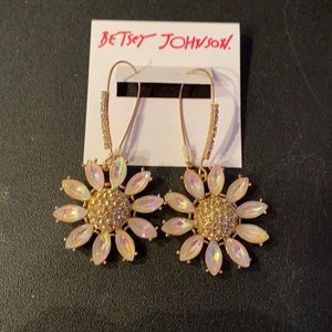 Betsy Johnson daisy earrings
